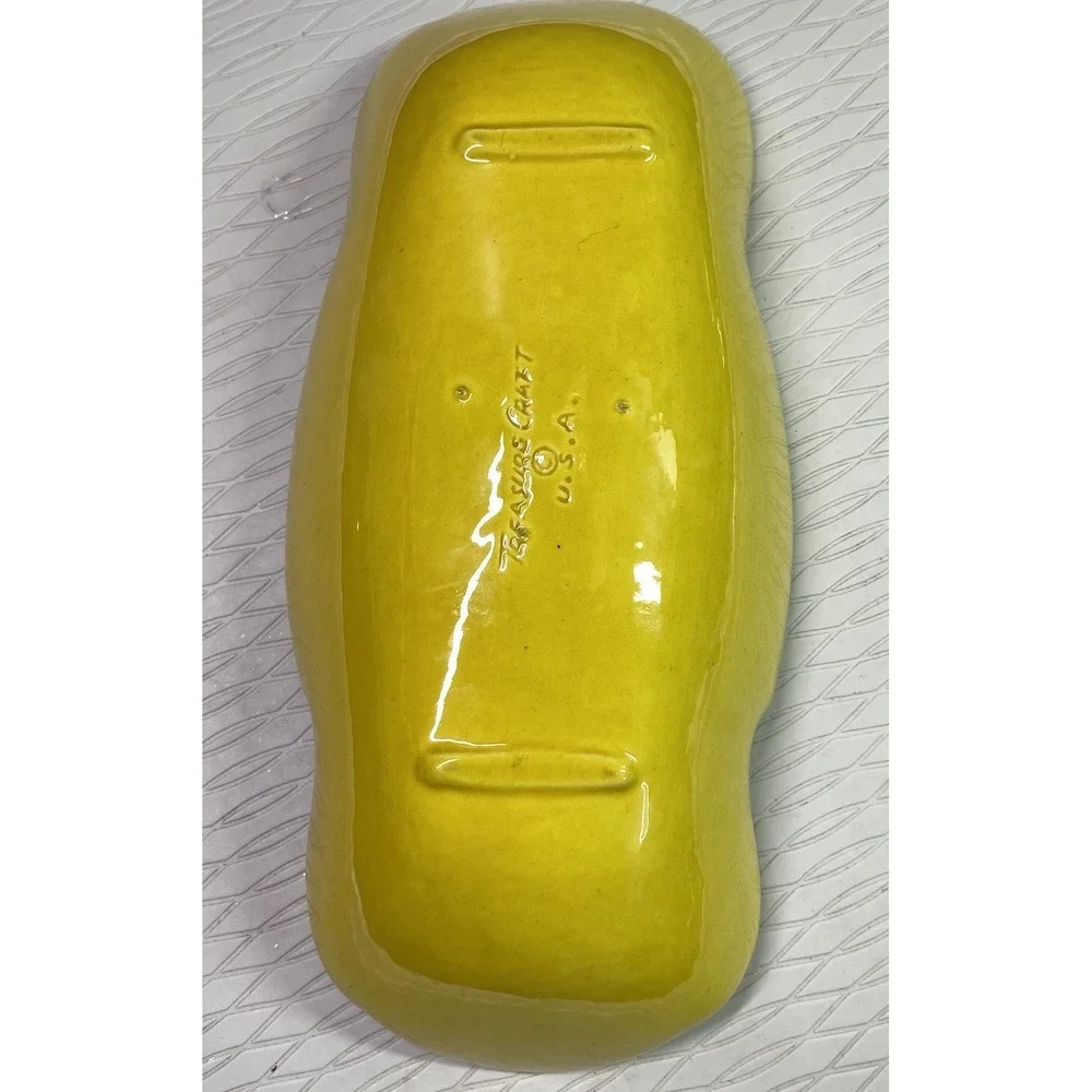 Vintage Treasure Craft USA Pottery Cracker Dish, W/strawberries Yellow‎ 12